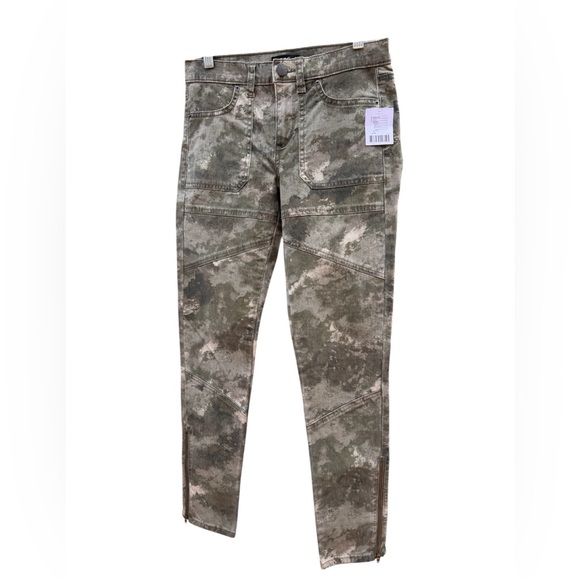 BDG/ Urban Outfitters Denim - BDG Urban Outfitters Camouflage Skinny Jeans, NWTS SIZE 4 , zip ankle
